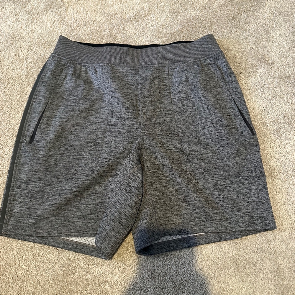 Lululemon - Textured Tech Linerless Short 7" - Limited Edition